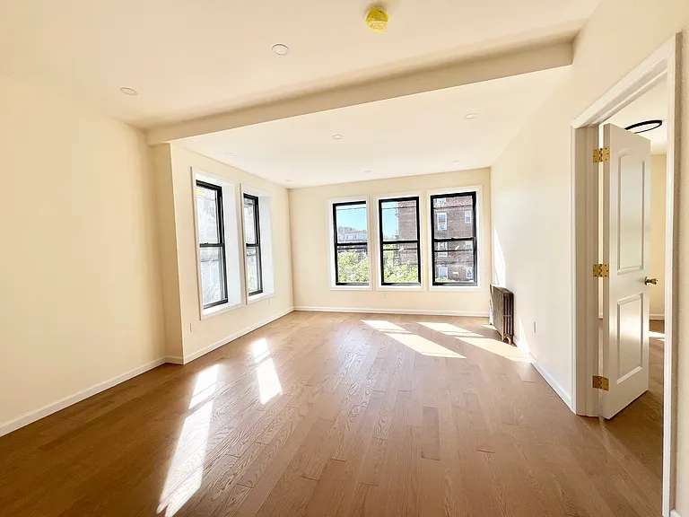 2238 Benson Ave #2 — Photo 1