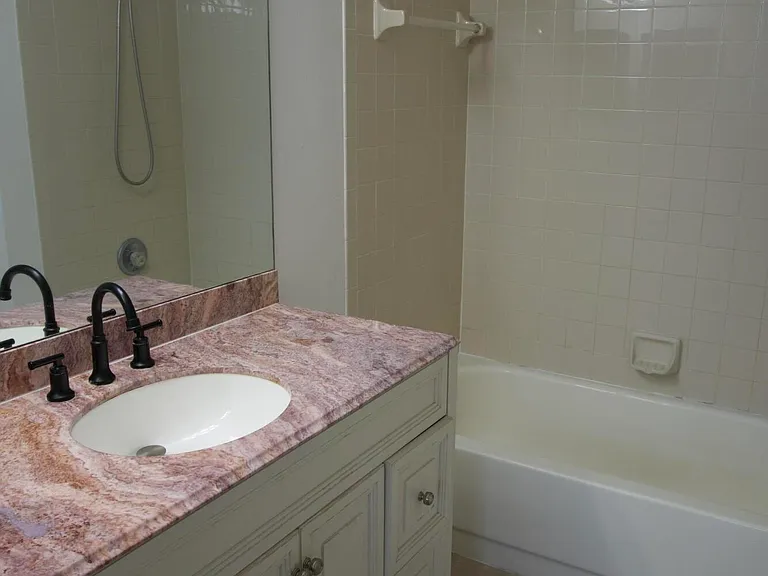 213 Lake Pointe Dr #211 — Photo 23
