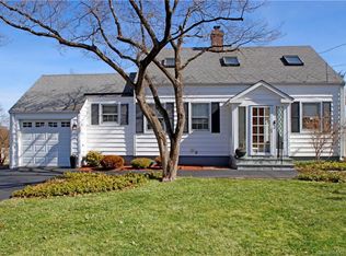 26 Vineyard Rd, North Haven, CT 06473