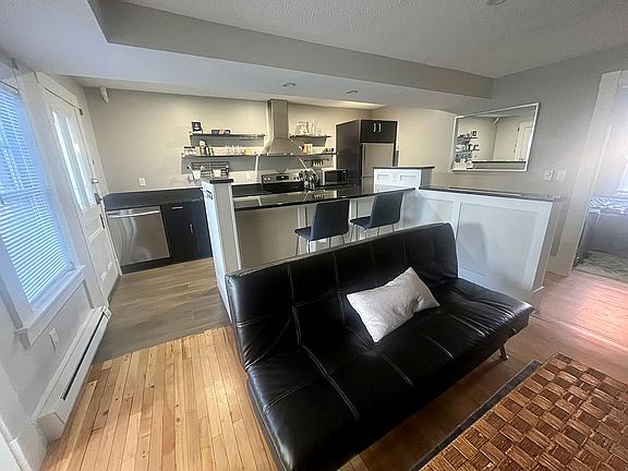 4th image of 67 Middle St #B