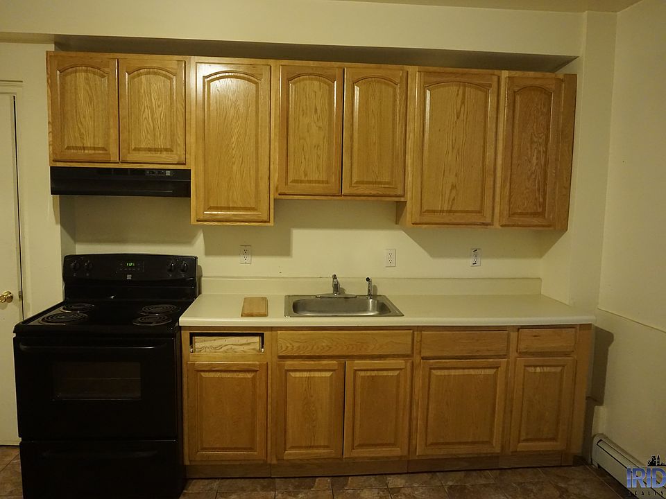 2nd image of 153 S Harrison St