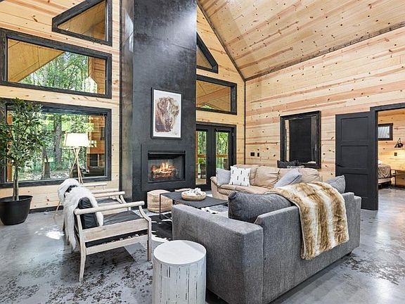 3rd image of 86 Preserve Way