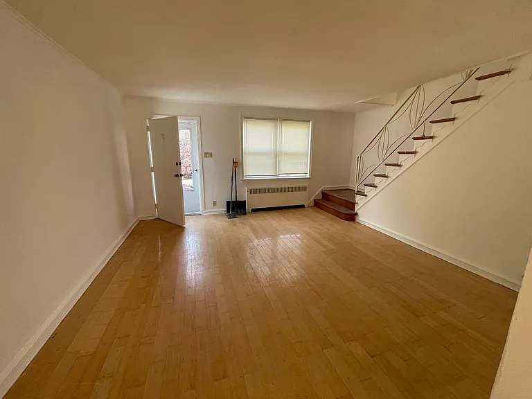 1546 Stevens St — Photo 9