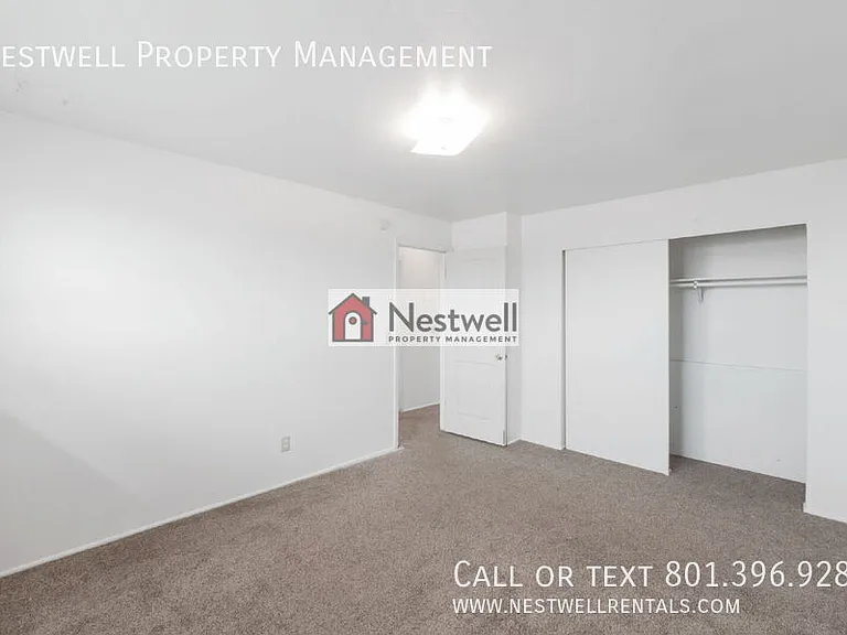 1881 W Lake Park Dr #4 — Photo 12