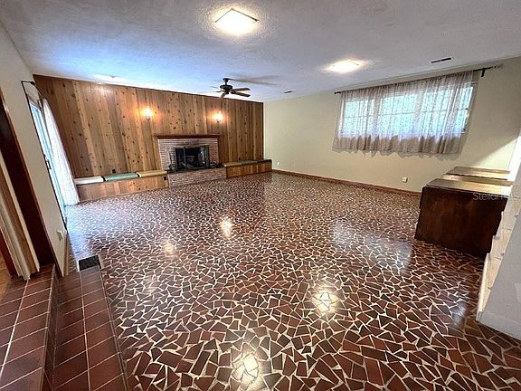 5th image of 106 SW 38th St