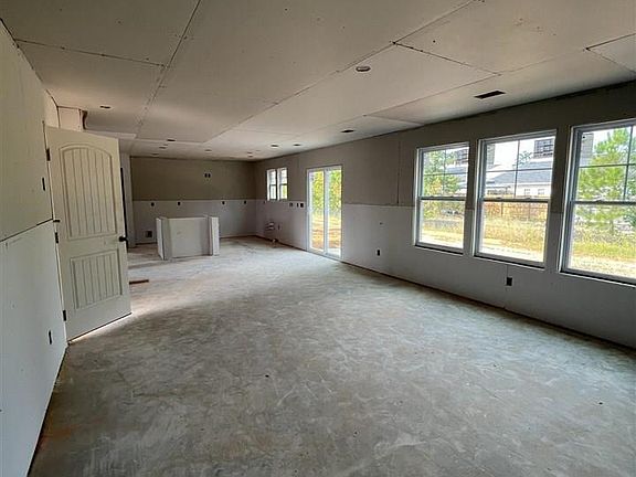 5th image of 3077 Black Bird Dr