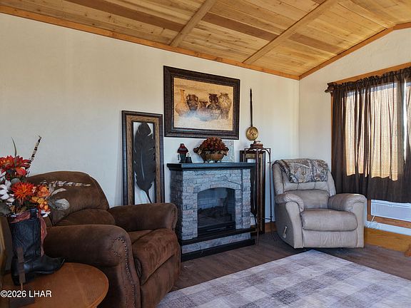 3rd image of 127 S Carrow Rd