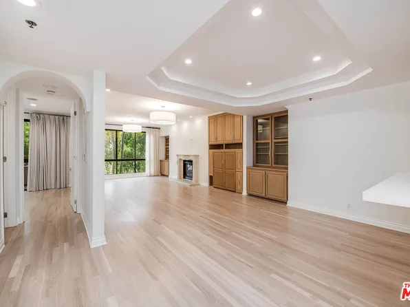 2132 Century Park Ln, Los Angeles, CA