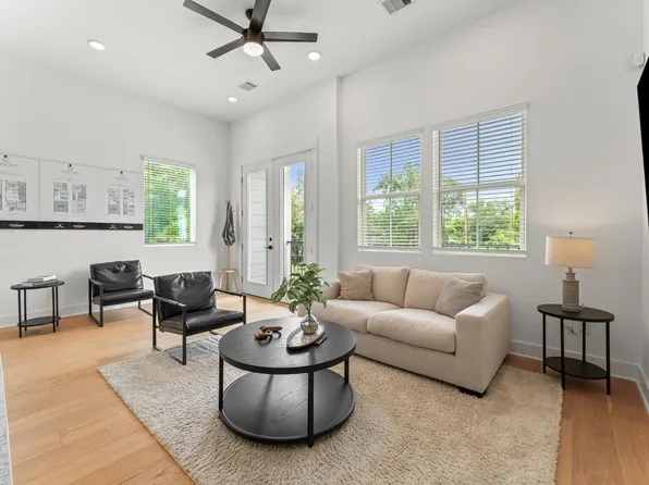 1009 Tuskegee Heights Ln, Houston, TX 77091