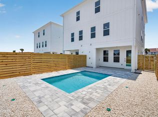 5233 Thomas Dr, Panama City, FL 32408