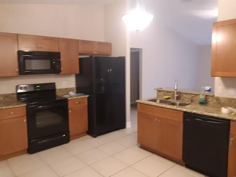 5937 Aires Ave — Photo 2