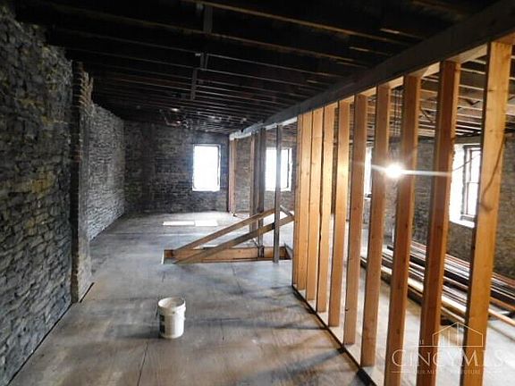 5th image of 2441 White St