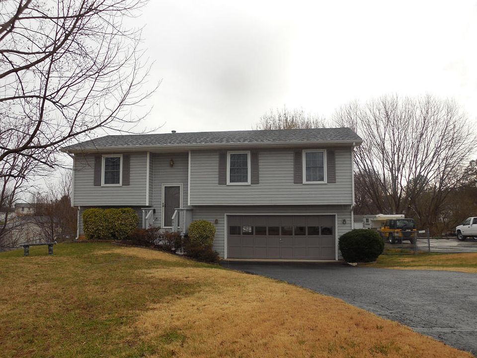 1st image of 64 Vela Cir