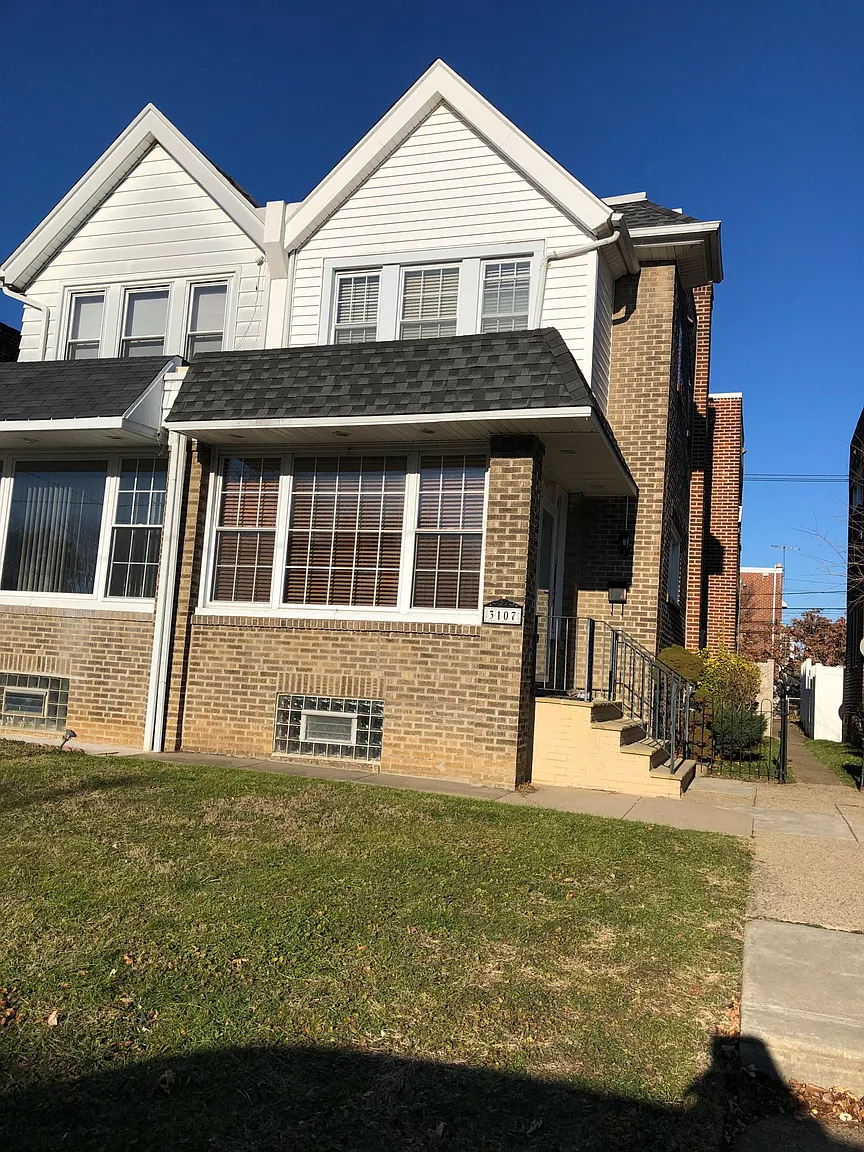 3107 Guilford St photo 1