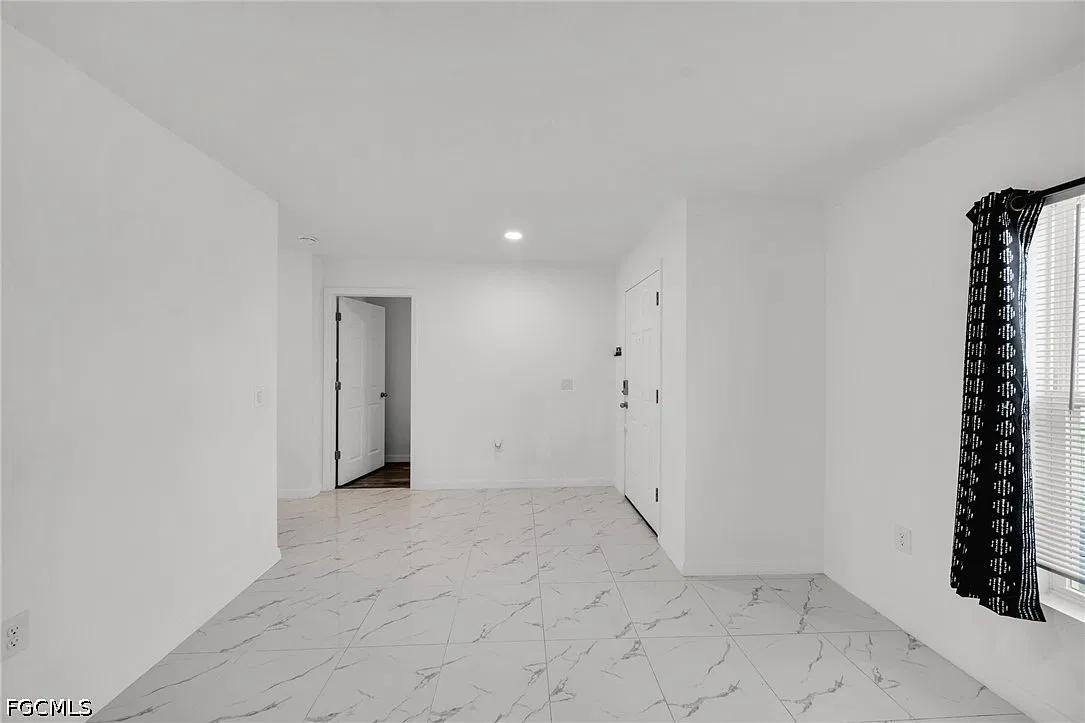 4 bed, 2.0 bath, 1806 sqft, $2,200 — Photo 4