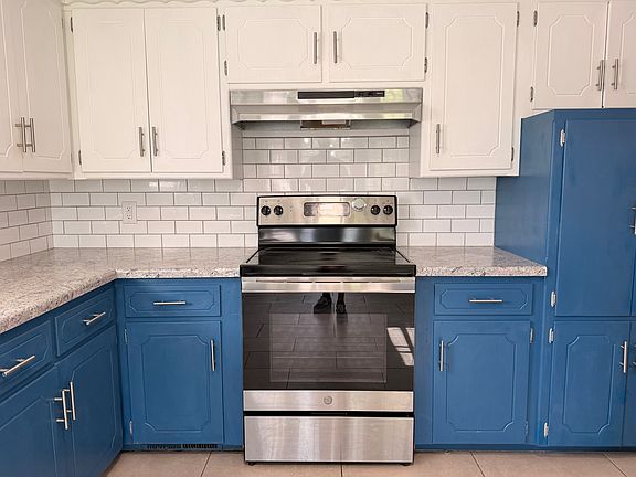 2nd image of 5816 NW 86th St