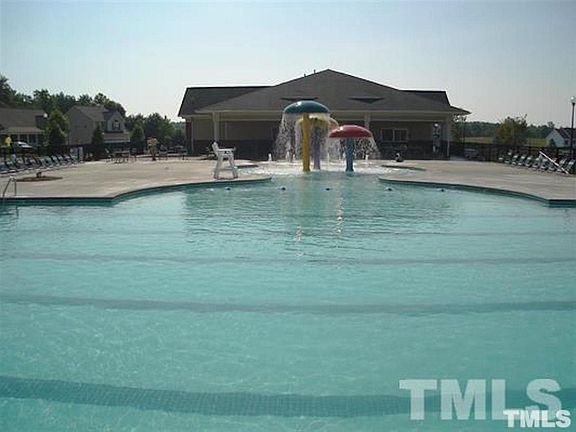 4th image of 43 Carissa Dr