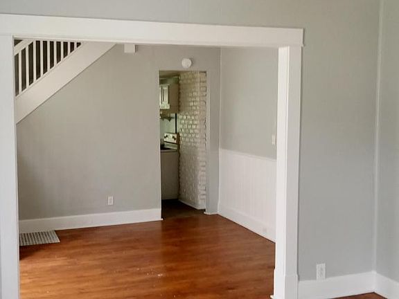 5th image of 255 N Gray St