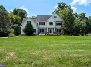 7 Coventry Ln, Hopewell, NJ 08525