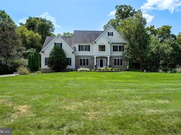 7 Coventry Ln, Hopewell, NJ 08525