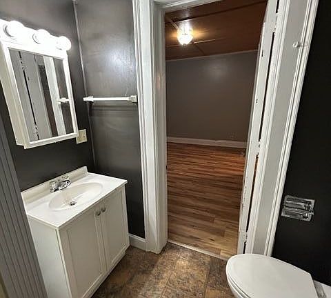 5th image of 273 Paddock St #5