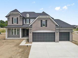 17684 Benjamin Dr, Macomb, MI 48042