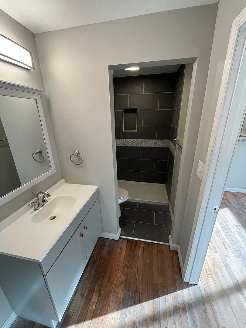 2341 Burnet Avenue — Photo 3