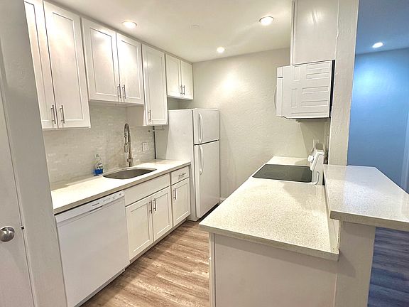 3rd image of 401 Piccadilly Pl APT 9