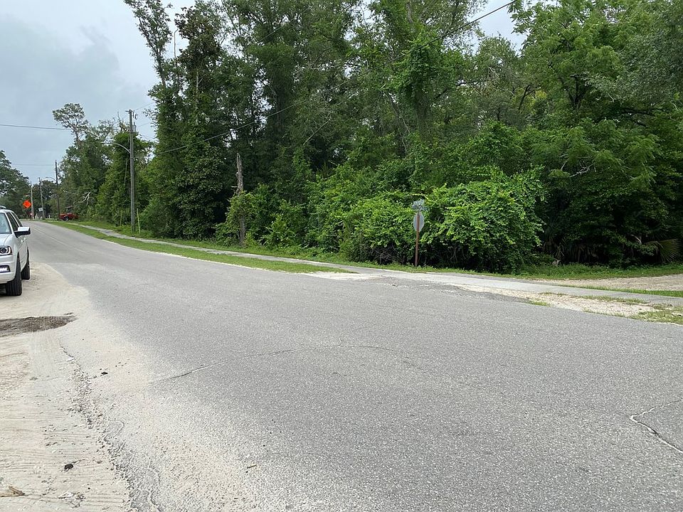 2nd image of 401 NW 2nd St