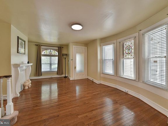 4th image of 5331 Race St