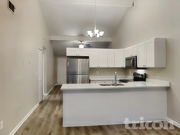 16013 Woodpine Dr — Photo 7
