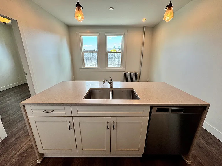 166 E 11th Ave #8 — Photo 35