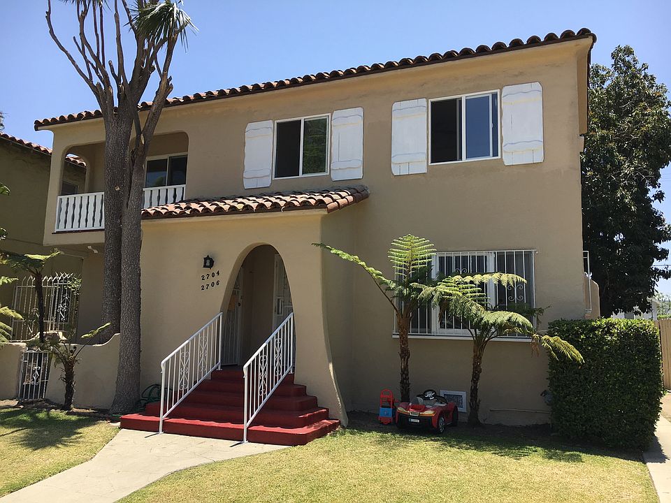 1st image of 2704 W 43rd Pl