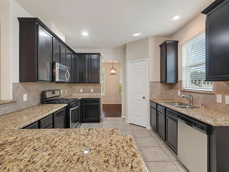 13302 Hidden Valley Dr — Photo 9
