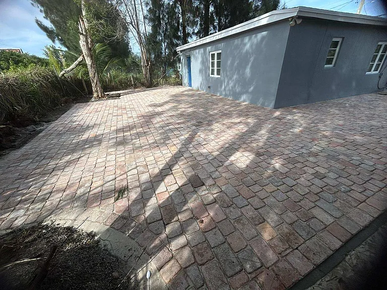 5605 Pinewood Ave — Photo 22