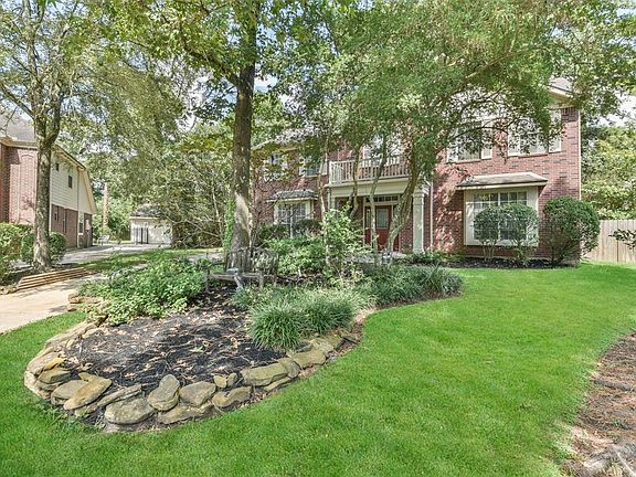 Welcome to 54 Indian Summer Place. Nested on cul-de-sac