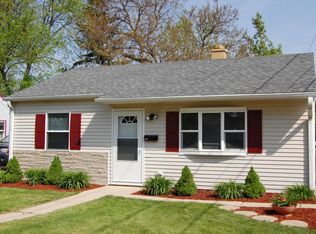 9118 W Park Hill Ave, Milwaukee, WI 53226