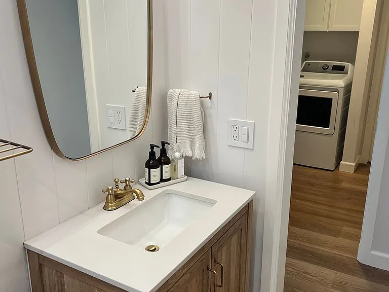 7980 Rio Vista Dr — Photo 9