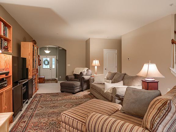 4th image of 145 Copperstone Ct