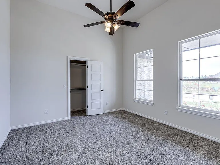 9305 SW 34th St — Photo 13