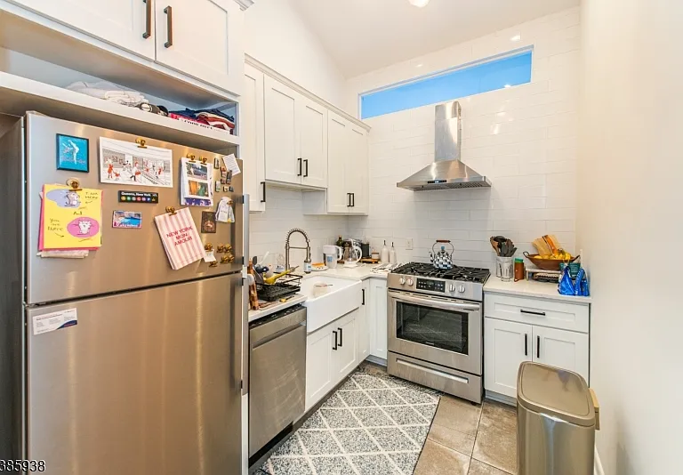 378 Claremont Ave #8 — Photo 5