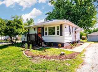 1016 Spring Bay Rd, East Peoria, IL 61611