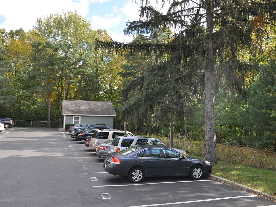 4 Bed/2 Bath Townhomes Near WMU Campus 415 S Kendall Ave Kalamazoo