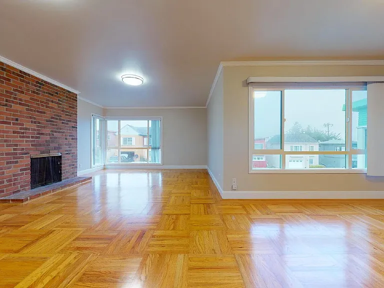31 Crestline Ave — Photo 1