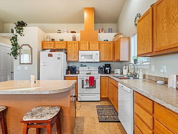 5th image of 110 Teal Ct