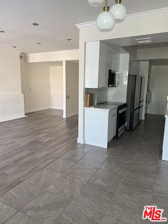 2 bed, 2.0 bath, 1394 sqft, $4,400 — Photo 3