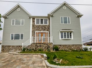 779 S Wellwood Ave, Lindenhurst, NY 11757