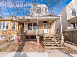 4028 W Roscoe St, Chicago, IL 60641