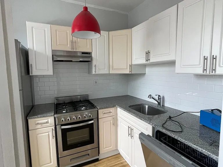 30 Ferry St #3A — Photo 3