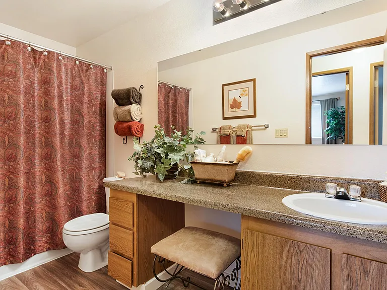 Full Bathroom